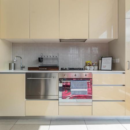 Light, Airy, Spacious Queens Road Apartment Melbourne Exteriör bild